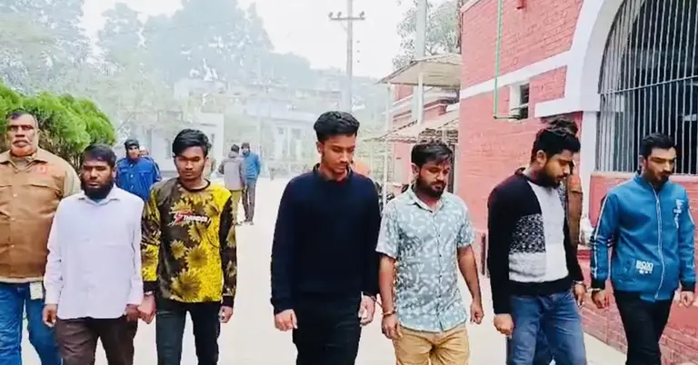 পুলিশি হেফাজতে গ্রেপ্তাররা